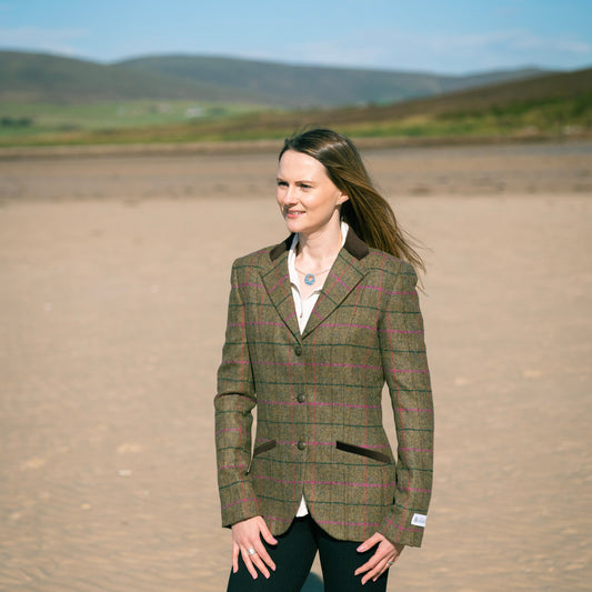 Bucktrout Ladies Louise Jacket – Tan With Pink Check